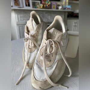 Adidas Retropy F2 Women’s Shoes - Almost Pink - Size 8.5